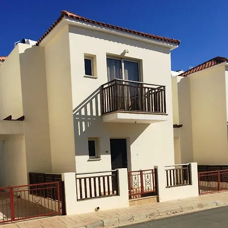 Menelaos 9 * Paralímni